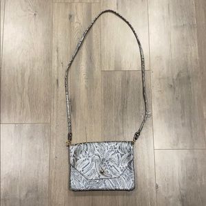 NWOT Street Level cross body bag